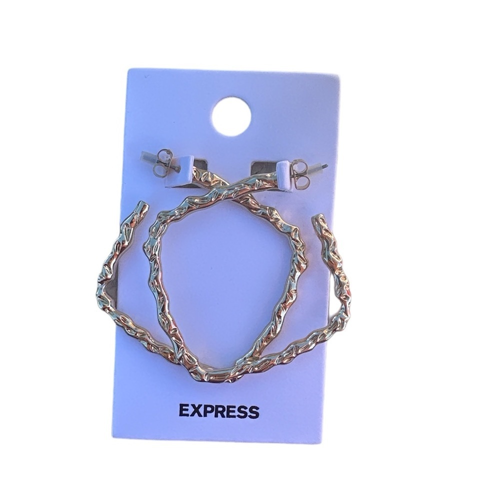 NWT Express Gold Square Hoops - Picture 2 of 3
